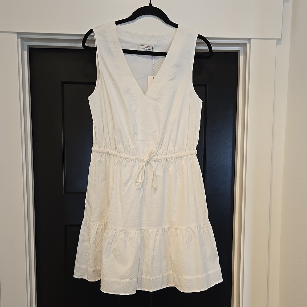 Elegant White Sleeveless Dress